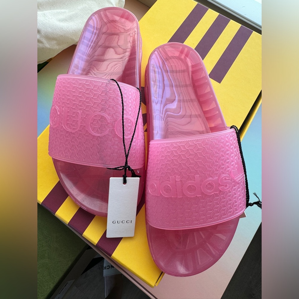 **SOLD**Gucci x Adidas Adilette Slide